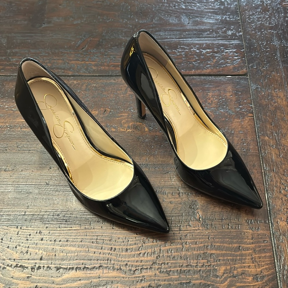 Jessica Simpson black patent leather 4 inch pointy toe heel